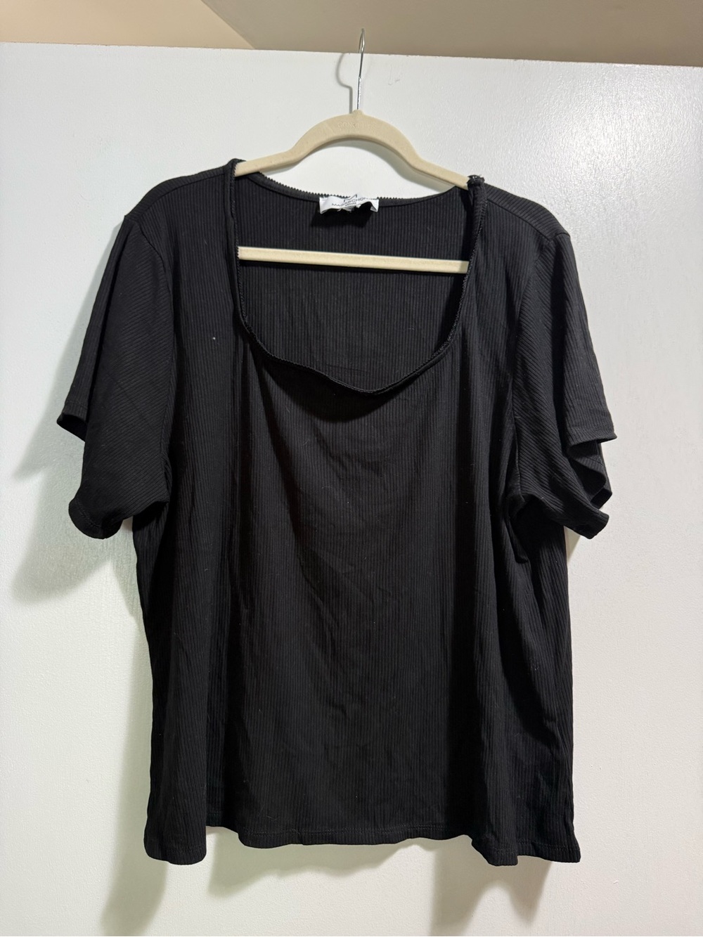 Magaschoni Black Short-Sleeve Ribbed Scoop Neck Top